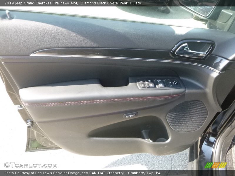 Diamond Black Crystal Pearl / Black 2019 Jeep Grand Cherokee Trailhawk 4x4