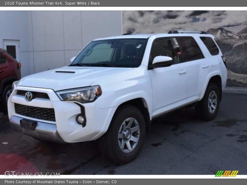 Super White / Black 2016 Toyota 4Runner Trail 4x4