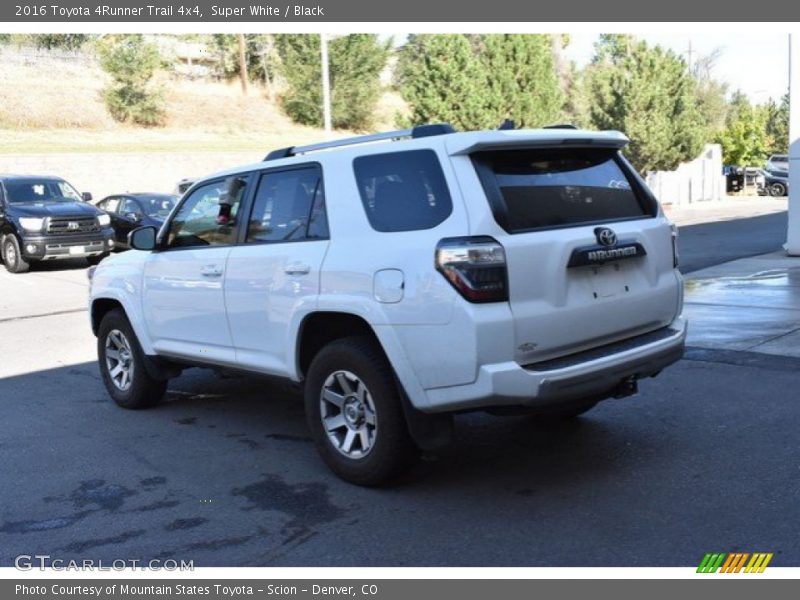 Super White / Black 2016 Toyota 4Runner Trail 4x4
