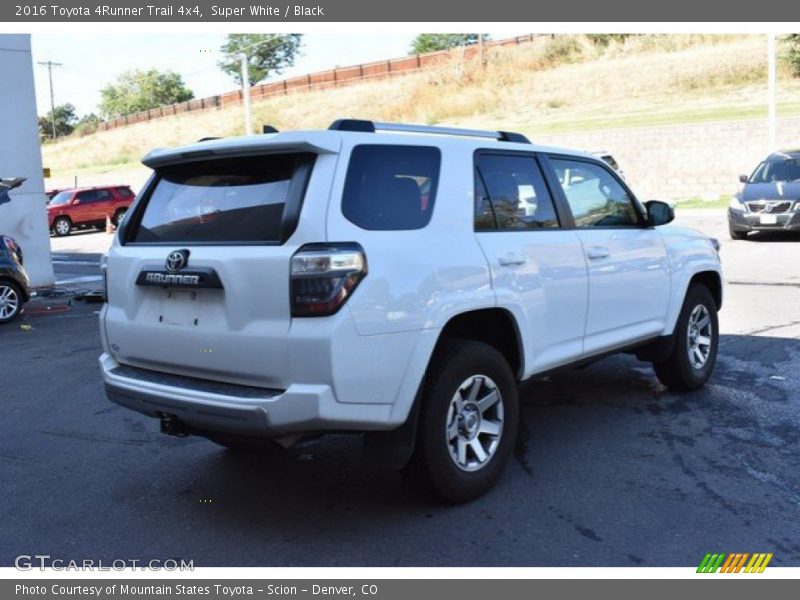 Super White / Black 2016 Toyota 4Runner Trail 4x4