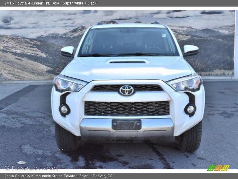 Super White / Black 2016 Toyota 4Runner Trail 4x4
