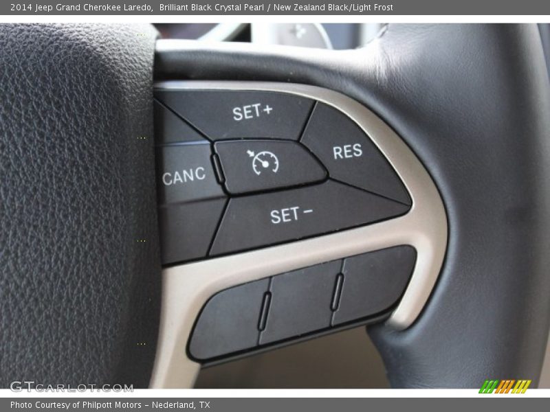 Brilliant Black Crystal Pearl / New Zealand Black/Light Frost 2014 Jeep Grand Cherokee Laredo