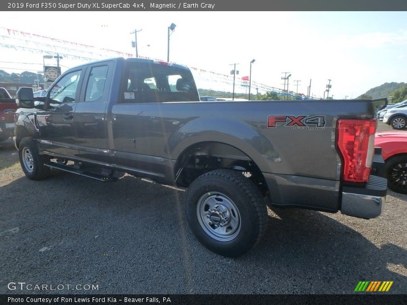 Magnetic / Earth Gray 2019 Ford F350 Super Duty XL SuperCab 4x4