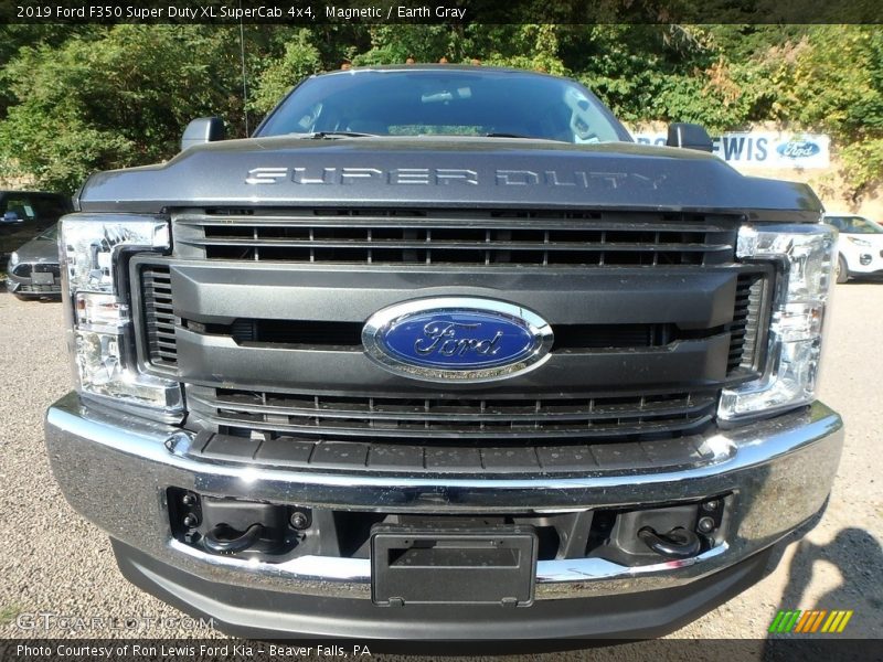 Magnetic / Earth Gray 2019 Ford F350 Super Duty XL SuperCab 4x4