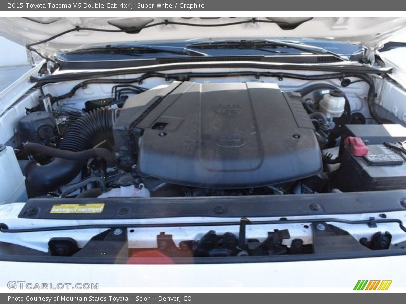 Super White / Graphite 2015 Toyota Tacoma V6 Double Cab 4x4