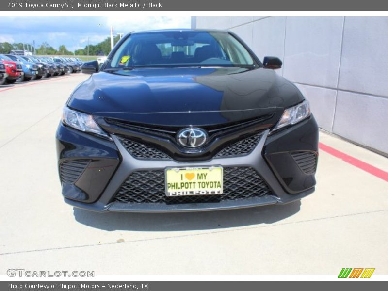Midnight Black Metallic / Black 2019 Toyota Camry SE
