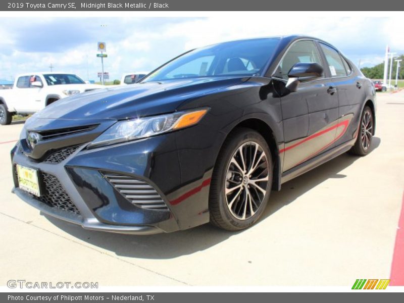 Midnight Black Metallic / Black 2019 Toyota Camry SE