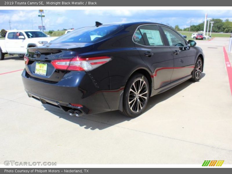 Midnight Black Metallic / Black 2019 Toyota Camry SE