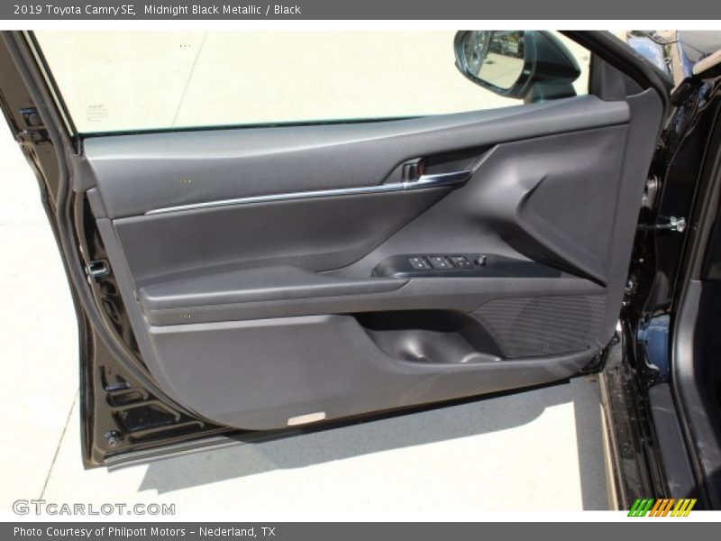 Midnight Black Metallic / Black 2019 Toyota Camry SE