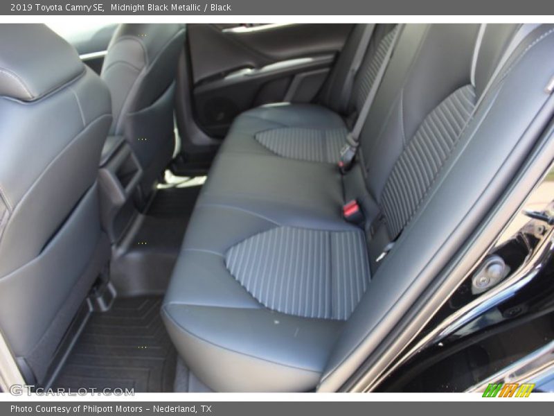 Midnight Black Metallic / Black 2019 Toyota Camry SE