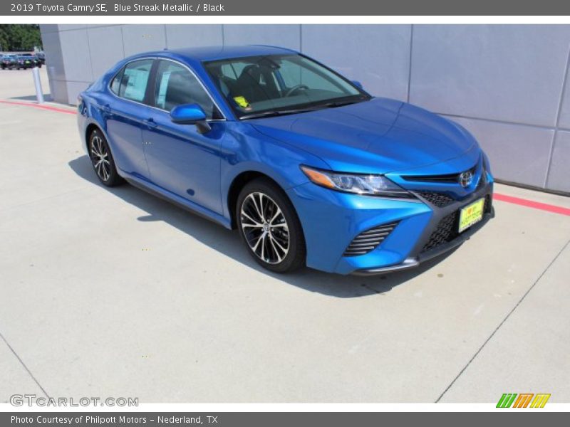 Blue Streak Metallic / Black 2019 Toyota Camry SE