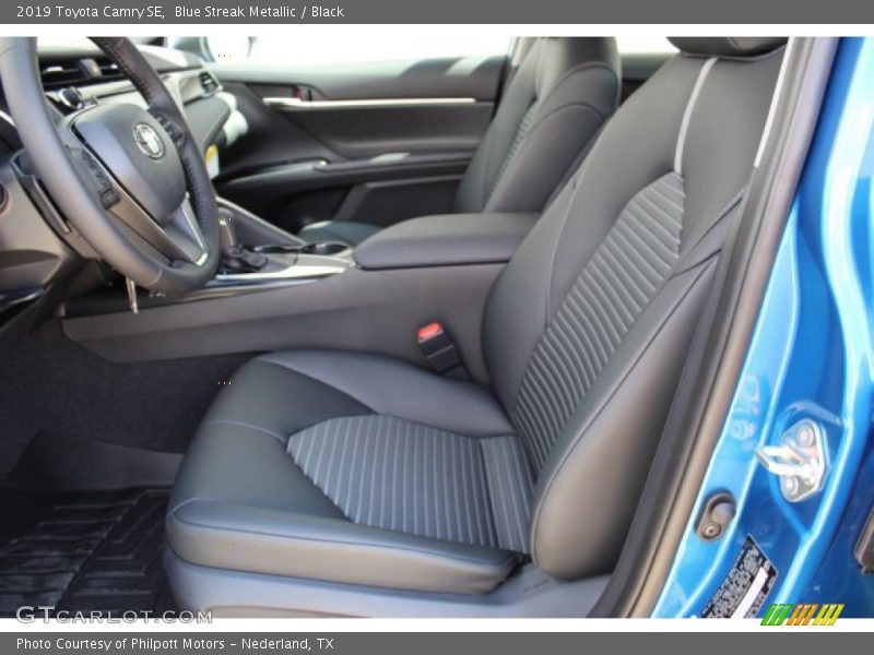 Blue Streak Metallic / Black 2019 Toyota Camry SE