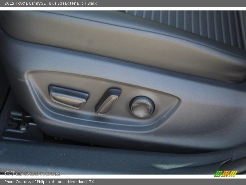Blue Streak Metallic / Black 2019 Toyota Camry SE