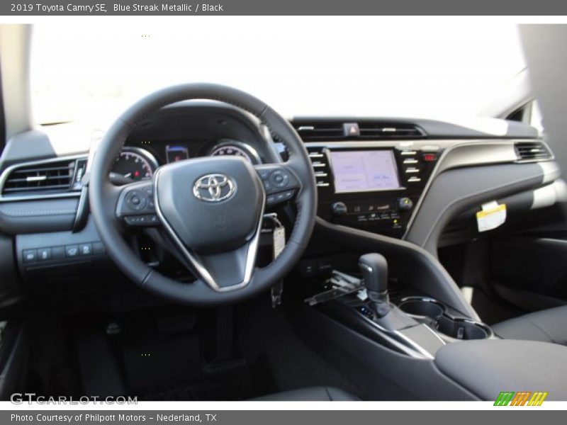Blue Streak Metallic / Black 2019 Toyota Camry SE