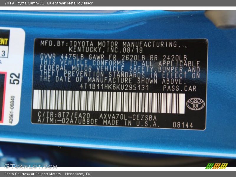 Blue Streak Metallic / Black 2019 Toyota Camry SE