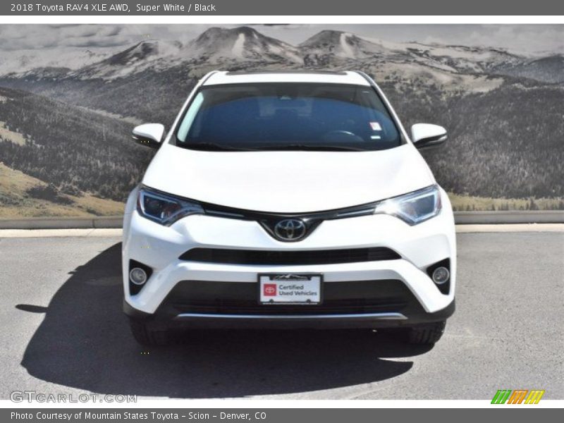 Super White / Black 2018 Toyota RAV4 XLE AWD