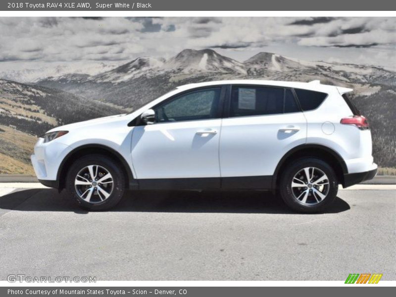 Super White / Black 2018 Toyota RAV4 XLE AWD