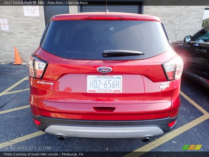 Ruby Red / Charcoal Black 2017 Ford Escape SE 4WD