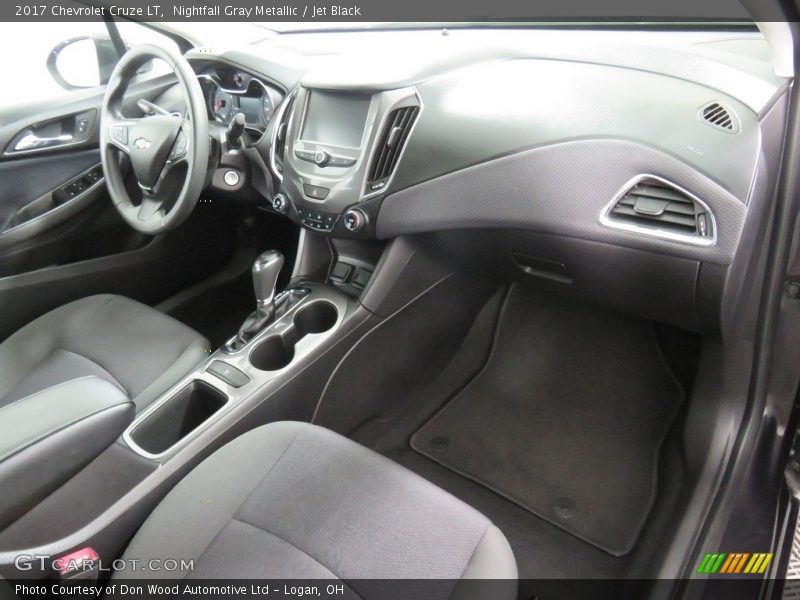 Nightfall Gray Metallic / Jet Black 2017 Chevrolet Cruze LT