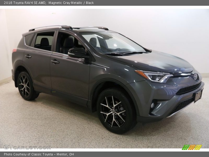Magnetic Gray Metallic / Black 2018 Toyota RAV4 SE AWD
