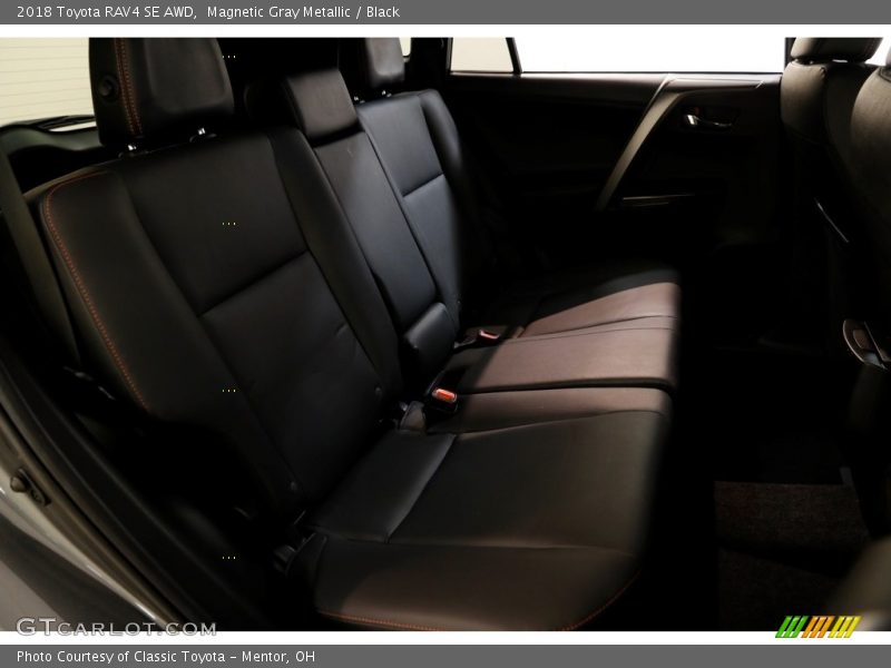 Magnetic Gray Metallic / Black 2018 Toyota RAV4 SE AWD