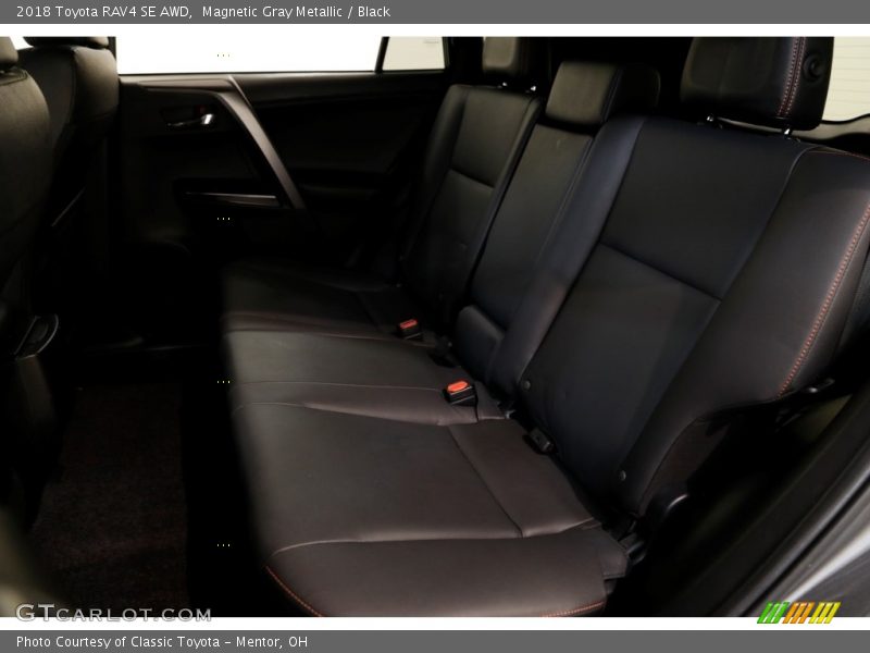 Magnetic Gray Metallic / Black 2018 Toyota RAV4 SE AWD