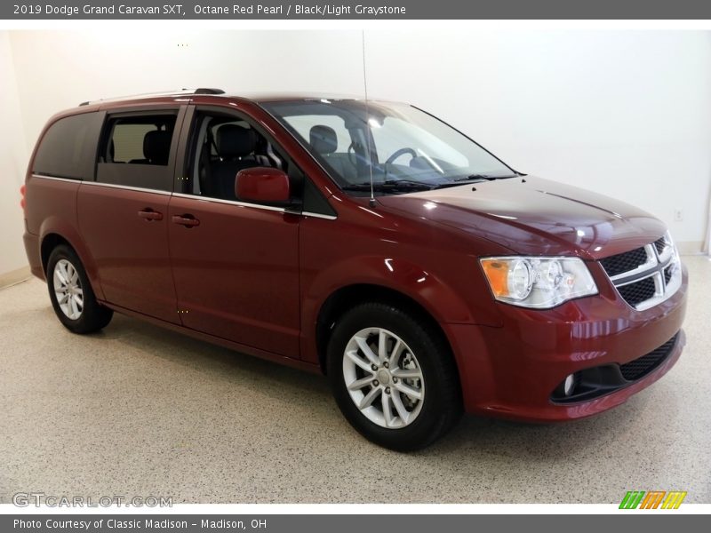 Octane Red Pearl / Black/Light Graystone 2019 Dodge Grand Caravan SXT