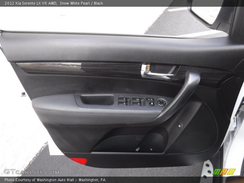 Snow White Pearl / Black 2012 Kia Sorento LX V6 AWD