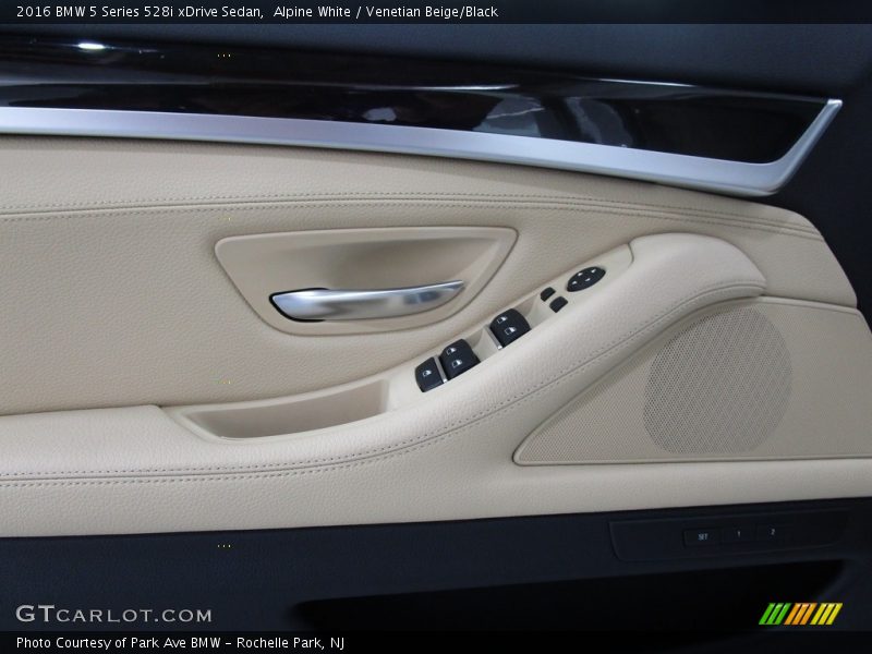 Alpine White / Venetian Beige/Black 2016 BMW 5 Series 528i xDrive Sedan