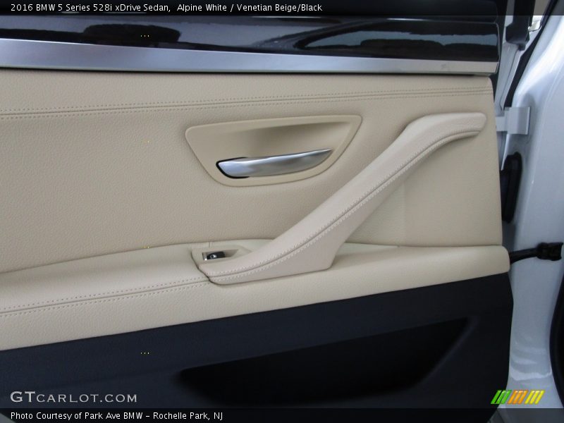 Alpine White / Venetian Beige/Black 2016 BMW 5 Series 528i xDrive Sedan