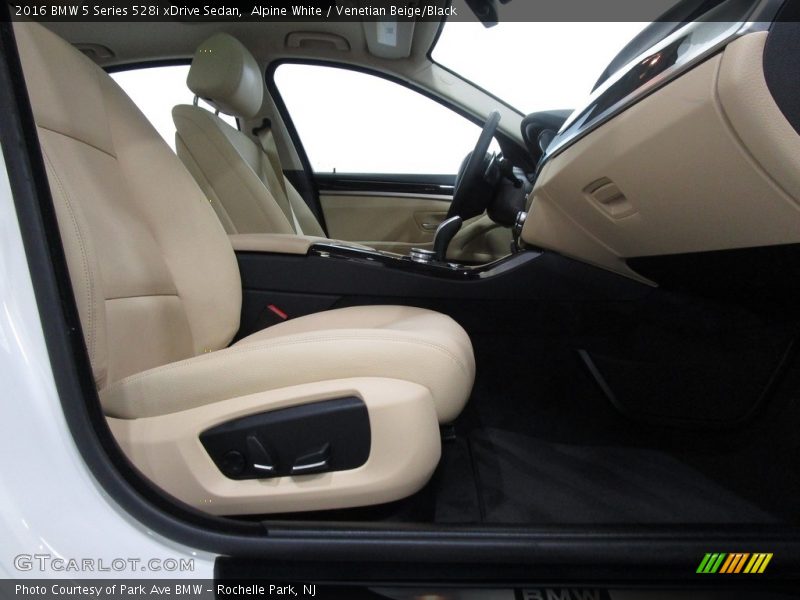 Alpine White / Venetian Beige/Black 2016 BMW 5 Series 528i xDrive Sedan