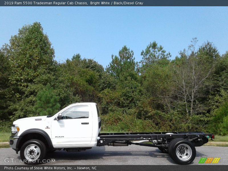  2019 5500 Tradesman Regular Cab Chassis Bright White