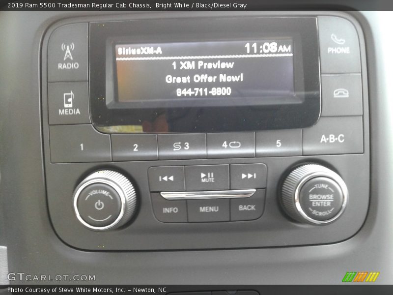 Controls of 2019 5500 Tradesman Regular Cab Chassis