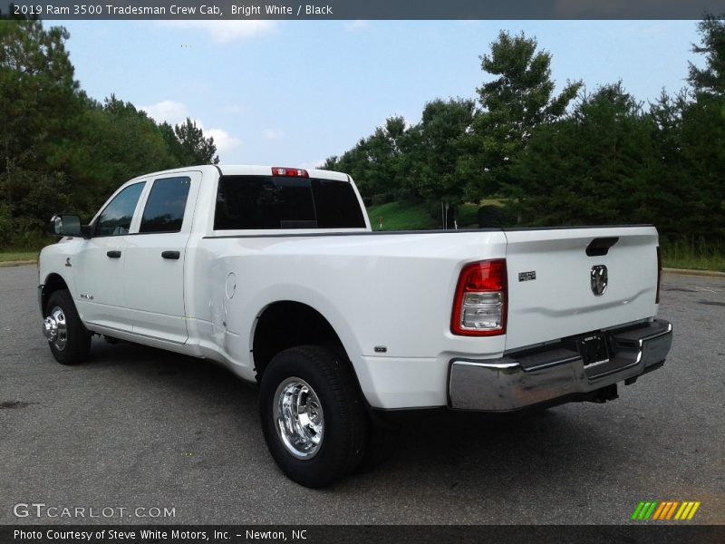Bright White / Black 2019 Ram 3500 Tradesman Crew Cab