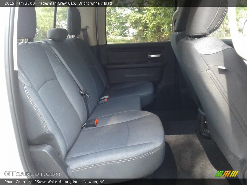 Bright White / Black 2019 Ram 3500 Tradesman Crew Cab