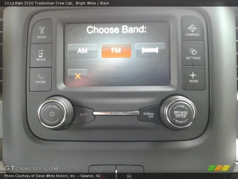 Bright White / Black 2019 Ram 3500 Tradesman Crew Cab