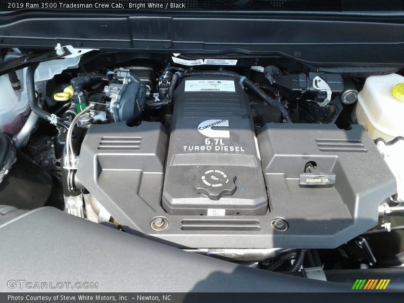 Bright White / Black 2019 Ram 3500 Tradesman Crew Cab