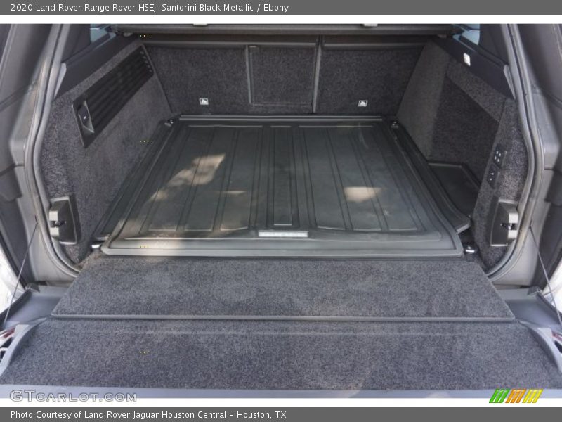  2020 Range Rover HSE Trunk