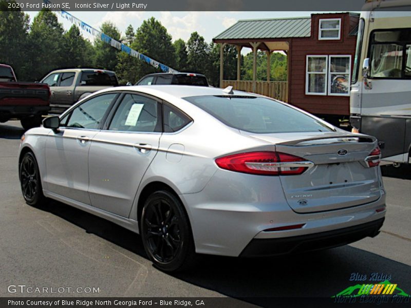 Iconic Silver / Light Putty 2020 Ford Fusion SE