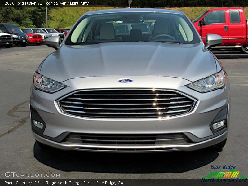 Iconic Silver / Light Putty 2020 Ford Fusion SE