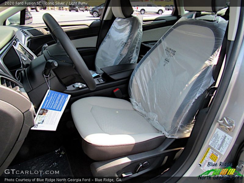 Iconic Silver / Light Putty 2020 Ford Fusion SE
