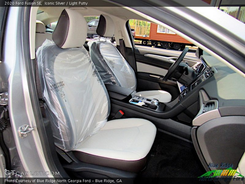 Iconic Silver / Light Putty 2020 Ford Fusion SE