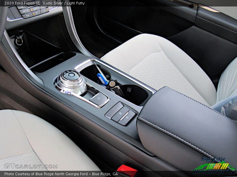 Iconic Silver / Light Putty 2020 Ford Fusion SE