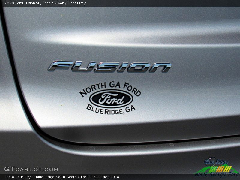 Iconic Silver / Light Putty 2020 Ford Fusion SE