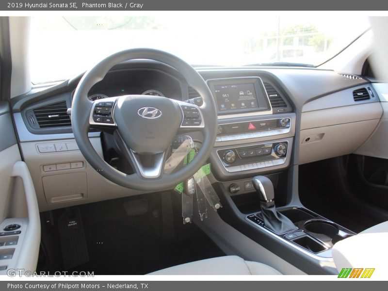 Phantom Black / Gray 2019 Hyundai Sonata SE