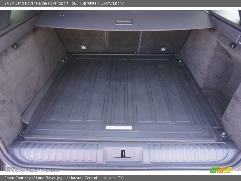  2020 Range Rover Sport HSE Trunk