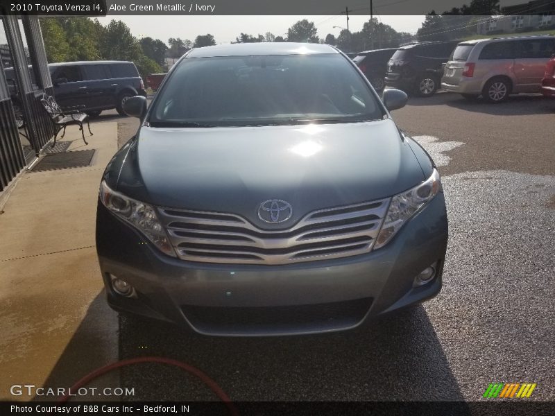 Aloe Green Metallic / Ivory 2010 Toyota Venza I4