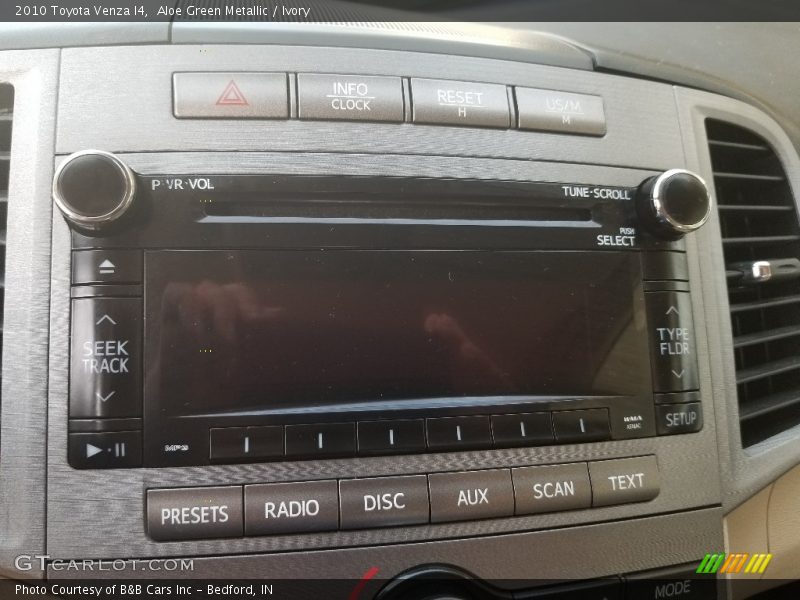 Aloe Green Metallic / Ivory 2010 Toyota Venza I4