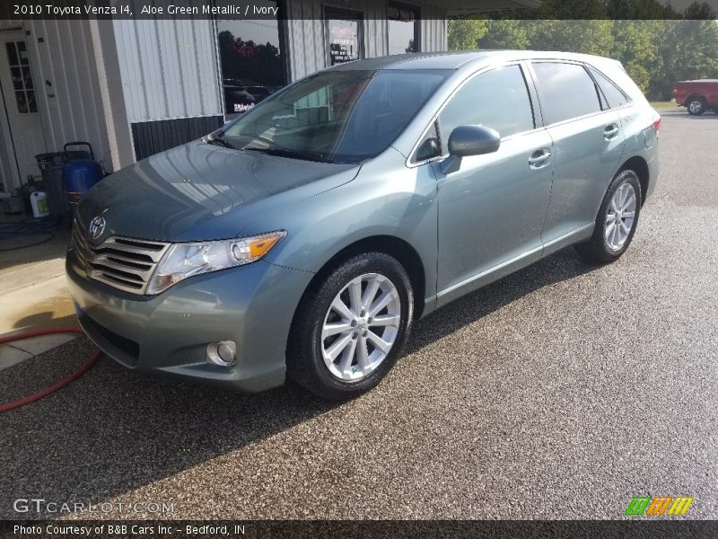 Aloe Green Metallic / Ivory 2010 Toyota Venza I4