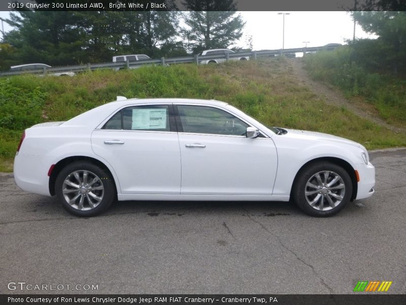 Bright White / Black 2019 Chrysler 300 Limited AWD